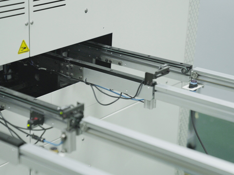 SMT-Infeed-and-Outfeed-Conveyor